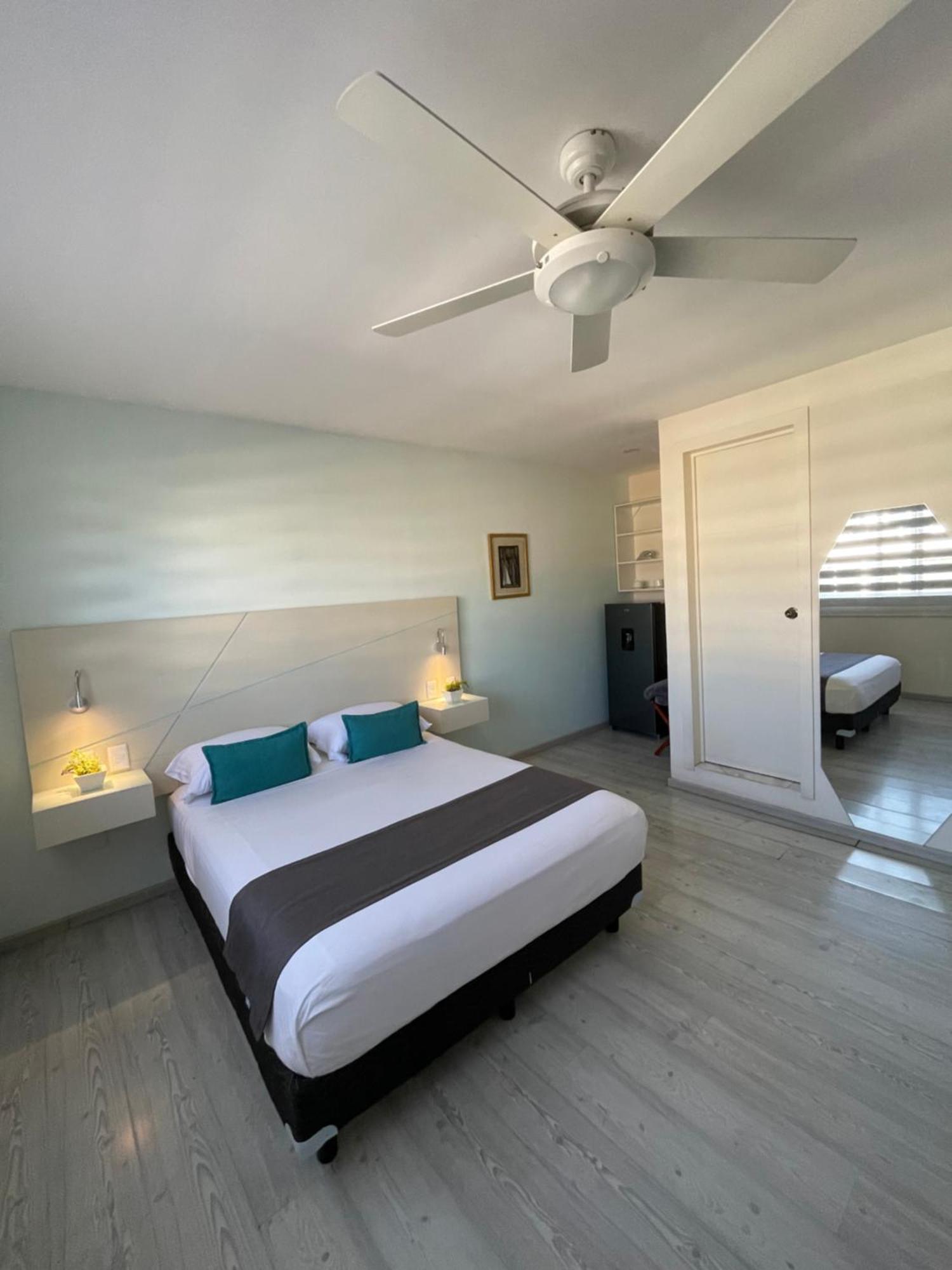 Constanza Lofts Executives En Zapopan Jalisco Aparthotel Exterior photo