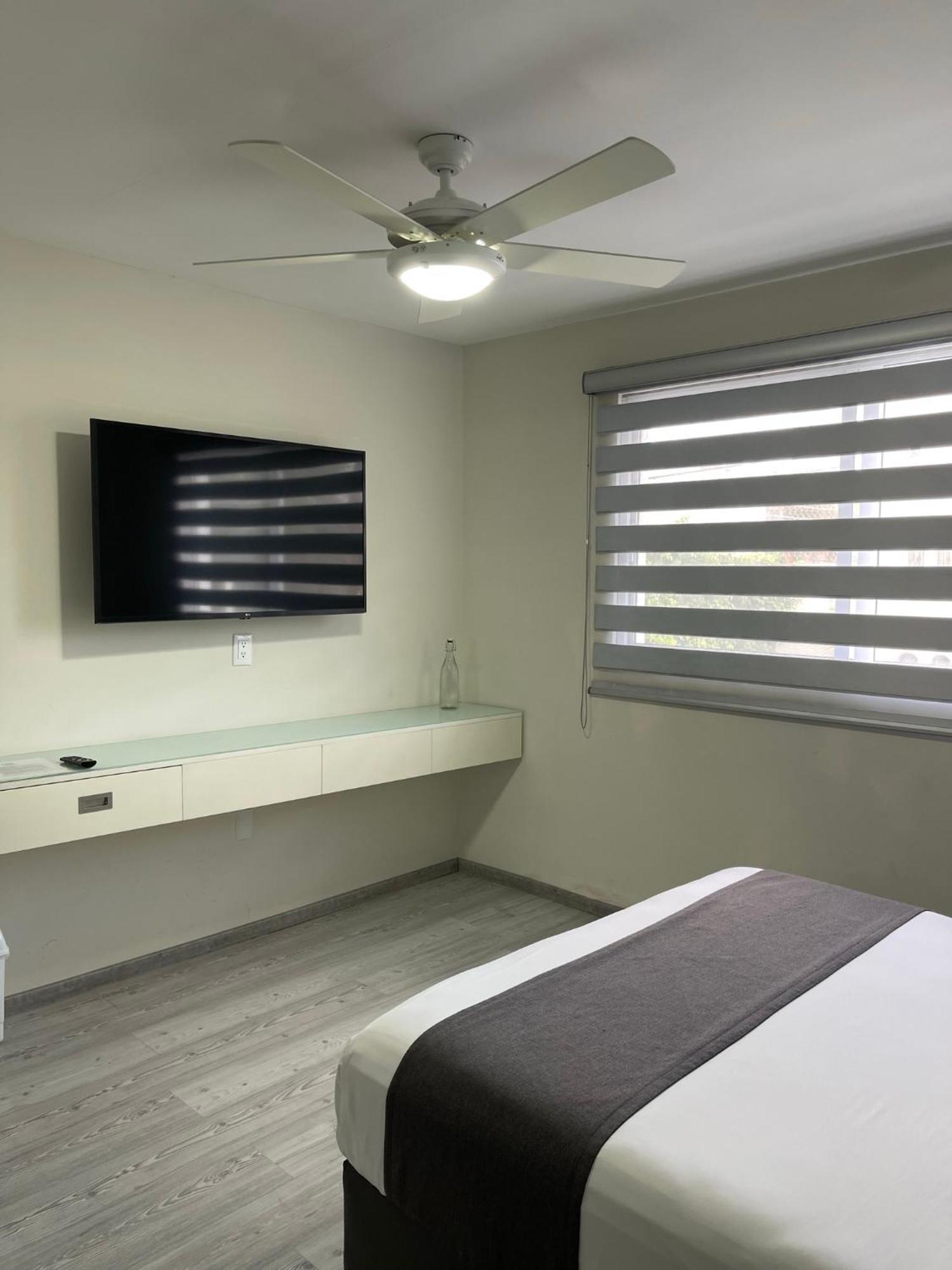 Constanza Lofts Executives En Zapopan Jalisco Aparthotel Exterior photo